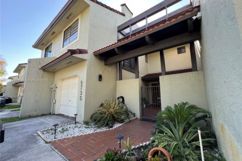 Townhouse in Doral, Florida 3 bedrooms, 159.05 sq.m. № 1641133 - photo 3