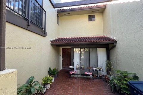 Townhouse in Doral, Florida 3 bedrooms, 159.05 sq.m. № 1641133 - photo 16