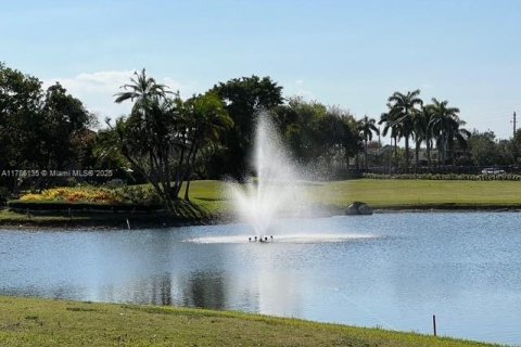 Townhouse in Doral, Florida 3 bedrooms, 159.05 sq.m. № 1641133 - photo 8