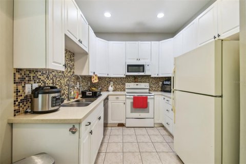 Casa en venta en Lady Lake, Florida, 3 dormitorios, 118.91 m2 № 1806518 - foto 11