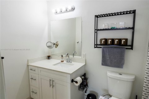 Casa en venta en North Miami, Florida, 4 dormitorios, 148.55 m2 № 1890058 - foto 24