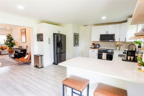 Casa en venta en North Miami, Florida, 4 dormitorios, 148.55 m2 № 1890058 - foto 14
