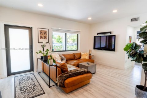 Casa en venta en North Miami, Florida, 4 dormitorios, 148.55 m2 № 1890058 - foto 5