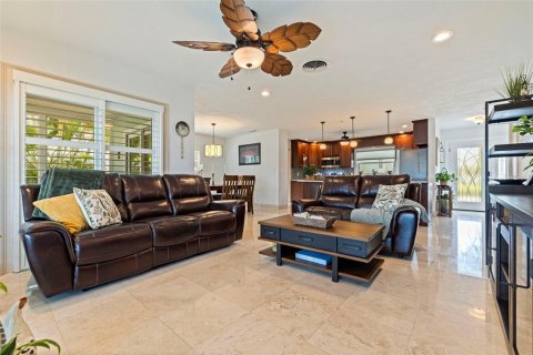 Villa ou maison à vendre à Tierra Verde, Floride: 3 chambres, 144.09 m2 № 1911915 - photo 13