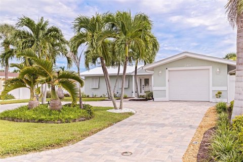 Villa ou maison à vendre à Tierra Verde, Floride: 3 chambres, 144.09 m2 № 1911915 - photo 1