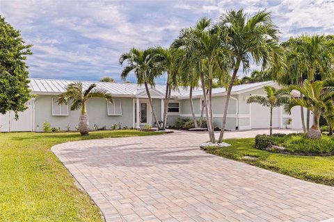 Villa ou maison à vendre à Tierra Verde, Floride: 3 chambres, 144.09 m2 № 1911915 - photo 3
