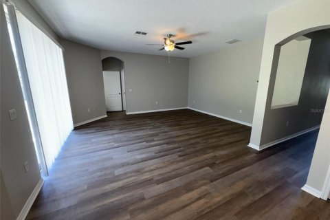 Casa en venta en Orlando, Florida, 4 dormitorios, 240.25 m2 № 1725409 - foto 9