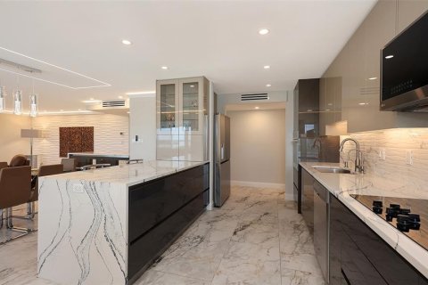Condominio en venta en Sarasota, Florida, 2 dormitorios, 189.06 m2 № 2130895 - foto 21