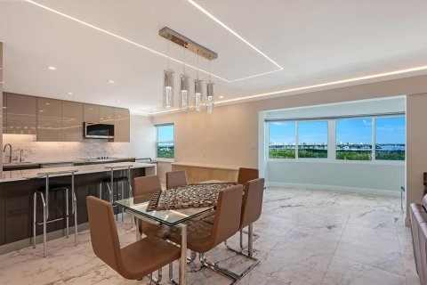 Condominio en venta en Sarasota, Florida, 2 dormitorios, 189.06 m2 № 2130895 - foto 19