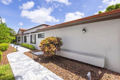 Villa ou maison à louer à Boynton Beach, Floride: 3 chambres, 153.47 m2 № 1154475 - photo 1