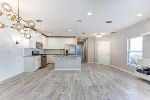 Touwnhouse à vendre à Sanford, Floride: 4 chambres, 162.11 m2 № 1914883 - photo 4