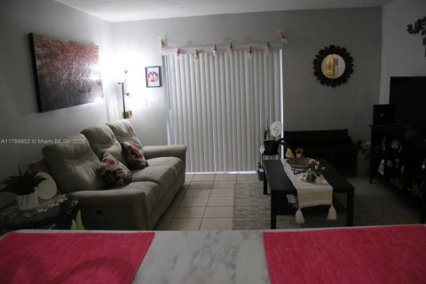 Copropriété à vendre à Pembroke Pines, Floride: 2 chambres, 81.85 m2 № 1867191 - photo 4