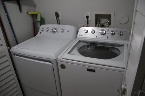 Copropriété à vendre à Pembroke Pines, Floride: 2 chambres, 81.85 m2 № 1867191 - photo 5