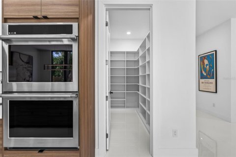 Villa ou maison à louer à Sarasota, Floride: 4 chambres, 253.25 m2 № 2151204 - photo 19