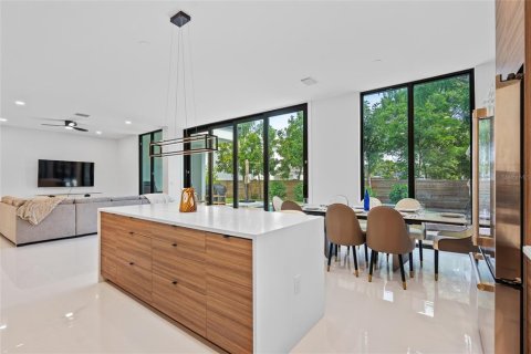 Villa ou maison à louer à Sarasota, Floride: 4 chambres, 253.25 m2 № 2151204 - photo 8