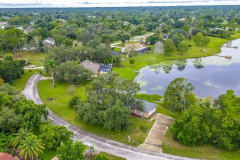 House in Deltona, Florida 3 bedrooms, 167.69 sq.m. № 2351840