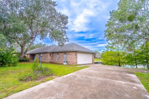 Villa ou maison à vendre à Deltona, Floride: 3 chambres, 167.69 m2 № 2351840 - photo 2