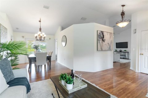 Villa ou maison à vendre à Deltona, Floride: 3 chambres, 167.69 m2 № 2351840 - photo 12