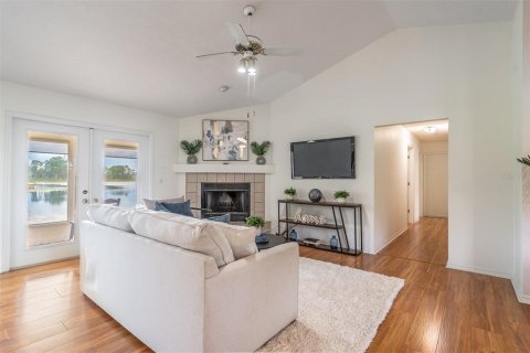 Villa ou maison à vendre à Deltona, Floride: 3 chambres, 167.69 m2 № 2351840 - photo 16