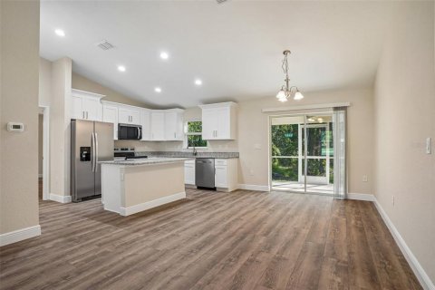 Villa ou maison à vendre à Citrus Springs, Floride: 3 chambres, 134.99 m2 № 2198046 - photo 7