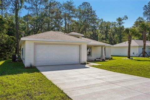Villa ou maison à vendre à Citrus Springs, Floride: 3 chambres, 134.99 m2 № 2198046 - photo 3