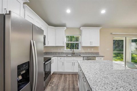 Villa ou maison à vendre à Citrus Springs, Floride: 3 chambres, 134.99 m2 № 2198046 - photo 13