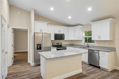 Villa ou maison à vendre à Citrus Springs, Floride: 3 chambres, 134.99 m2 № 2198046 - photo 10