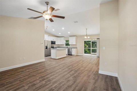Villa ou maison à vendre à Citrus Springs, Floride: 3 chambres, 134.99 m2 № 2198046 - photo 6