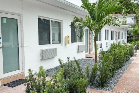 House in Miami Beach, Florida 1 bedroom, 646.6 sq.m. № 1799084 - photo 13