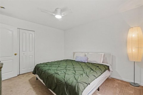 House in Land O' Lakes, Florida 5 bedrooms, 212.37 sq.m. № 2388983 - photo 27