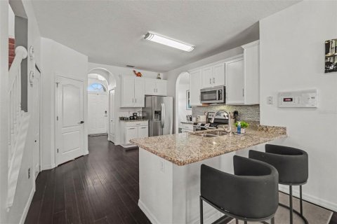 House in Land O' Lakes, Florida 5 bedrooms, 212.37 sq.m. № 2388983 - photo 15