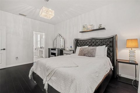 House in Land O' Lakes, Florida 5 bedrooms, 212.37 sq.m. № 2388983 - photo 22