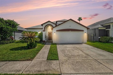 House in Land O' Lakes, Florida 5 bedrooms, 212.37 sq.m. № 2388983