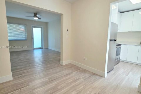 Copropriété à louer à Miami Beach, Floride: 1 chambre, 82.68 m2 № 2008404 - photo 4