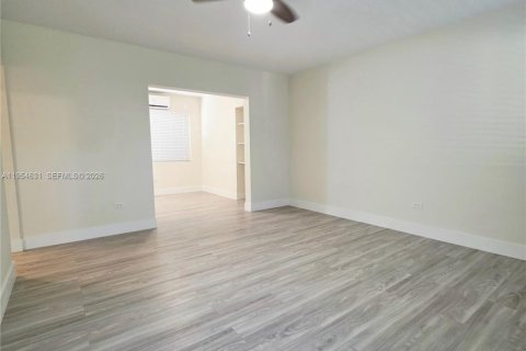 Copropriété à louer à Miami Beach, Floride: 1 chambre, 82.68 m2 № 2008404 - photo 2