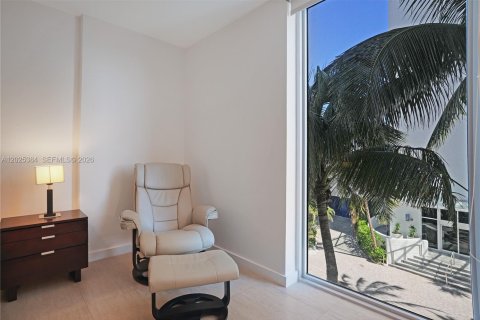 Copropriété à louer à Hollywood, Floride: 2 chambres, 125.05 m2 № 2240216 - photo 12