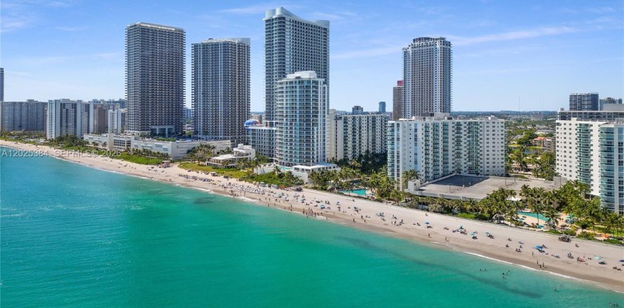 Condo à Hollywood, Floride, 2 chambres № 2240216