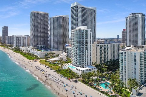 Copropriété à louer à Hollywood, Floride: 2 chambres, 125.05 m2 № 2240216 - photo 2