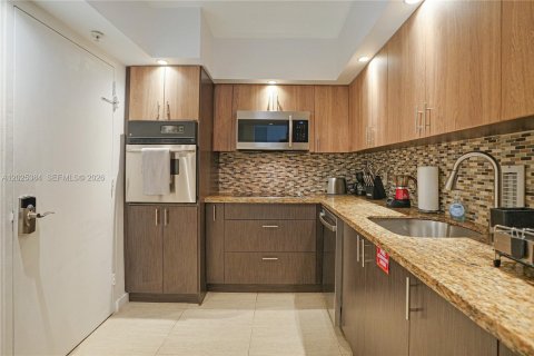 Copropriété à louer à Hollywood, Floride: 2 chambres, 125.05 m2 № 2240216 - photo 5