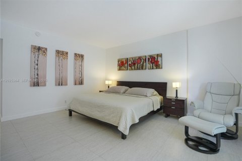 Copropriété à louer à Hollywood, Floride: 2 chambres, 125.05 m2 № 2240216 - photo 8