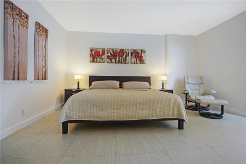 Copropriété à louer à Hollywood, Floride: 2 chambres, 125.05 m2 № 2240216 - photo 9