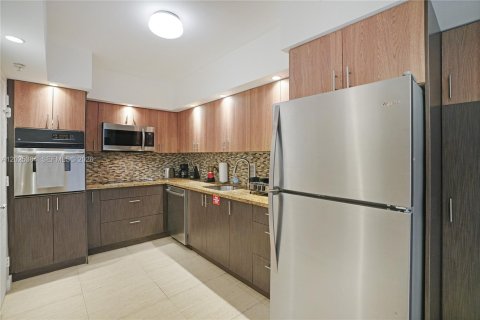 Copropriété à louer à Hollywood, Floride: 2 chambres, 125.05 m2 № 2240216 - photo 3