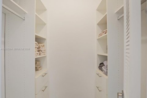 Copropriété à louer à Hollywood, Floride: 2 chambres, 125.05 m2 № 2240216 - photo 13