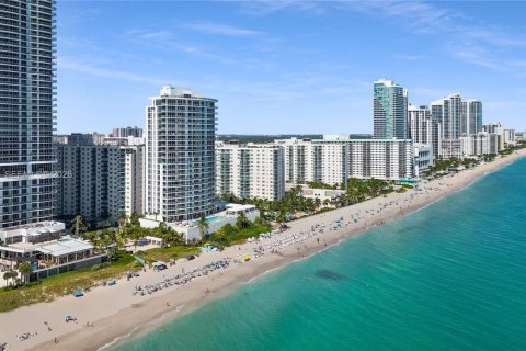 Copropriété à louer à Hollywood, Floride: 2 chambres, 125.05 m2 № 2240216 - photo 29