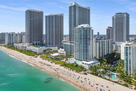 Copropriété à louer à Hollywood, Floride: 2 chambres, 125.05 m2 № 2240216 - photo 26