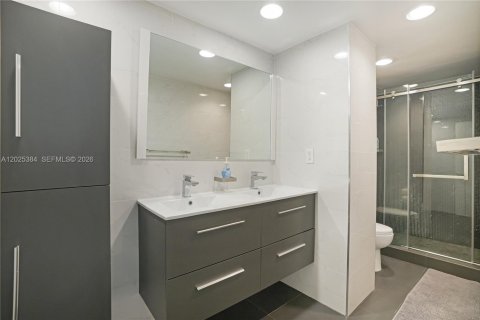 Copropriété à louer à Hollywood, Floride: 2 chambres, 125.05 m2 № 2240216 - photo 18