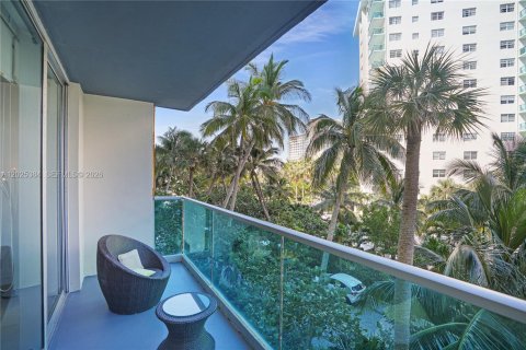Copropriété à louer à Hollywood, Floride: 2 chambres, 125.05 m2 № 2240216 - photo 22