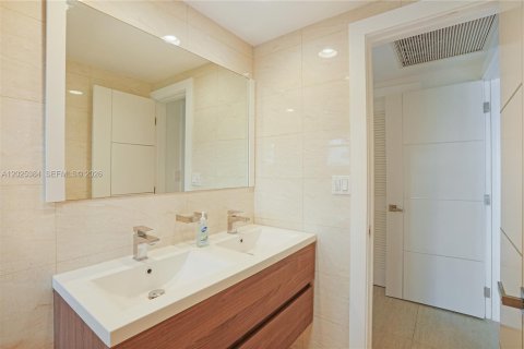 Copropriété à louer à Hollywood, Floride: 2 chambres, 125.05 m2 № 2240216 - photo 15