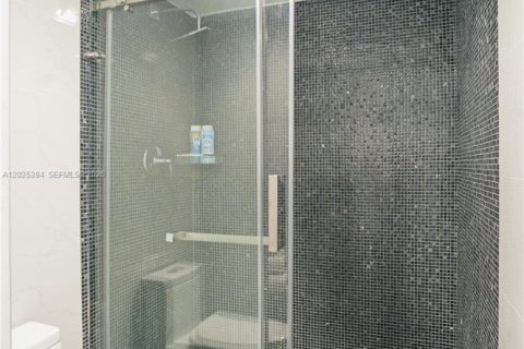 Copropriété à louer à Hollywood, Floride: 2 chambres, 125.05 m2 № 2240216 - photo 19