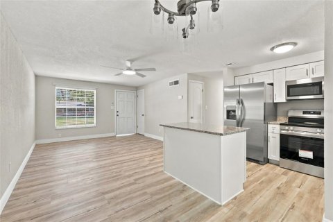 Casa en venta en Orange City, Florida, 3 dormitorios, 97.55 m2 № 2419211 - foto 12